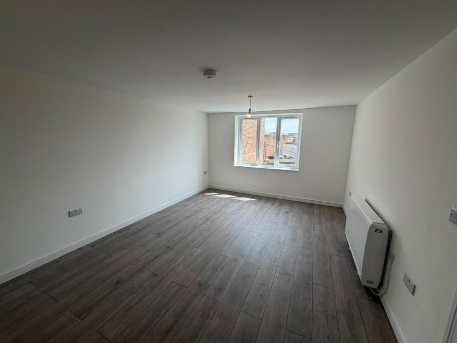 Flat Station Road in Clacton-on-Sea