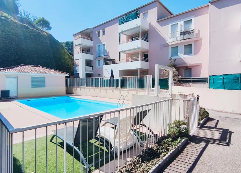 Flat Avenue Jean Aicard in Saint-Laurent-du-Var