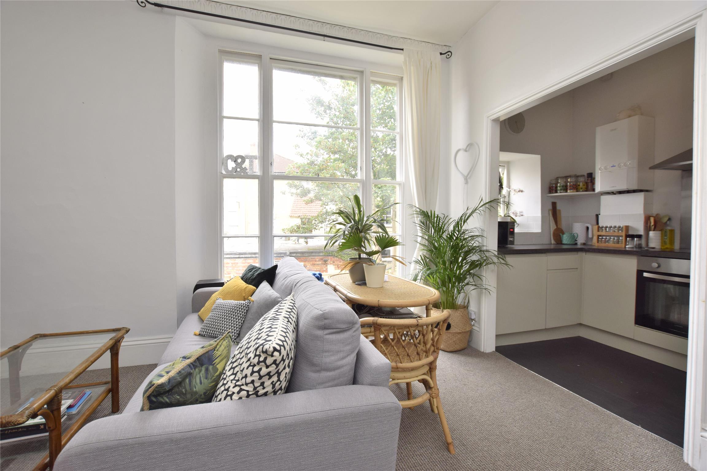 Flat Kingsley Road in Bristol