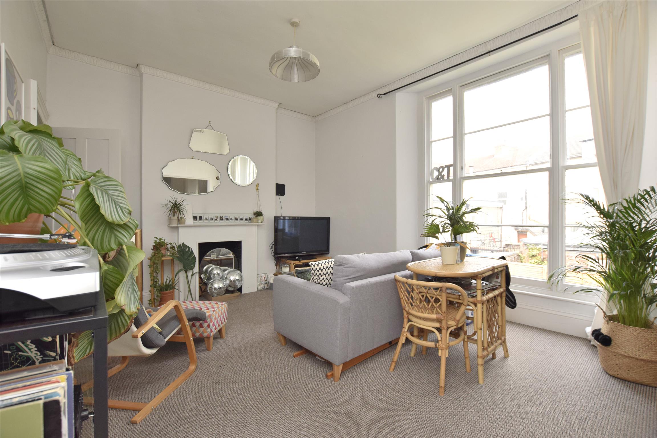 Flat Kingsley Road in Bristol