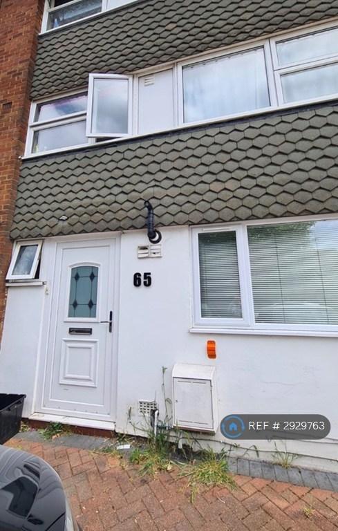 Room Brendon Avenue in Luton
