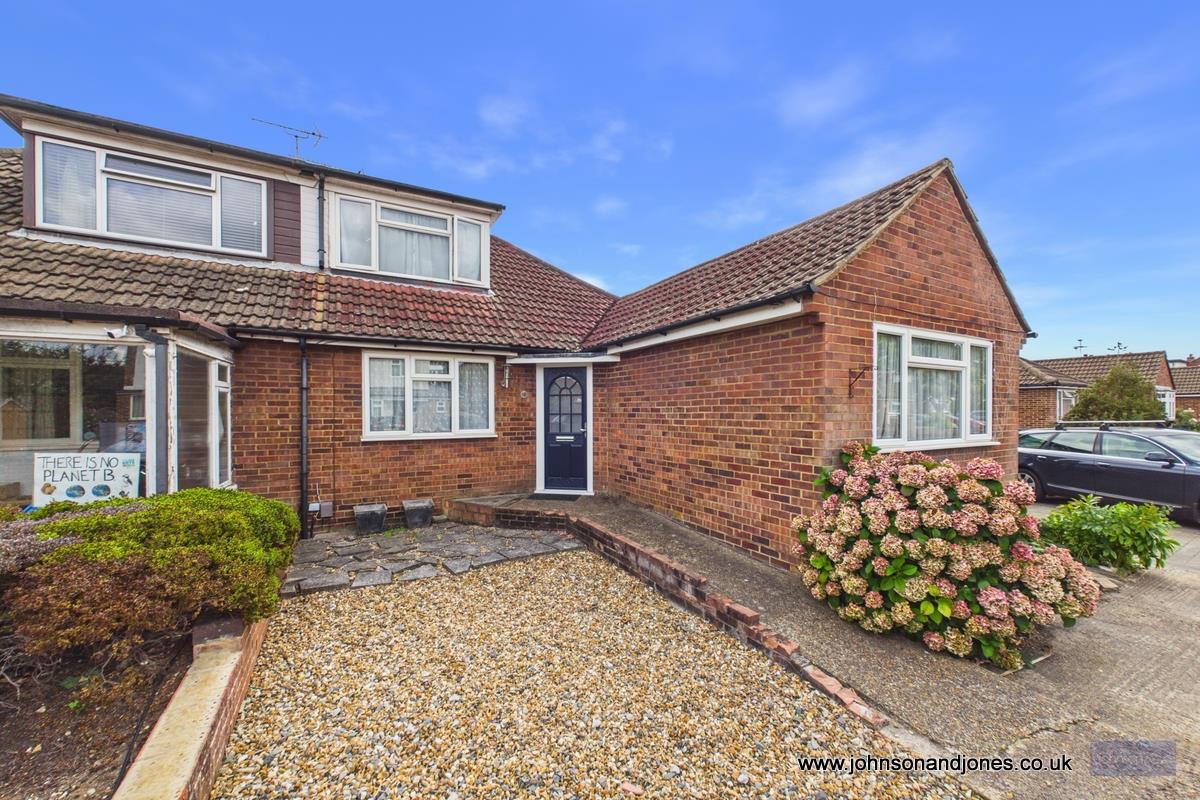House Weymead Close in Borough of Runnymede