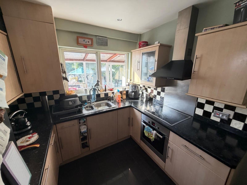 Room Norval Road in Greater London