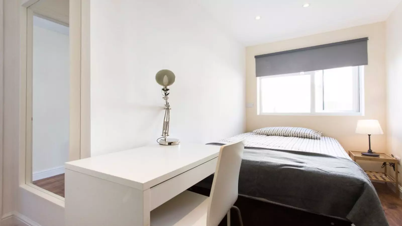 Flat Lower Richmond Road in Greater London