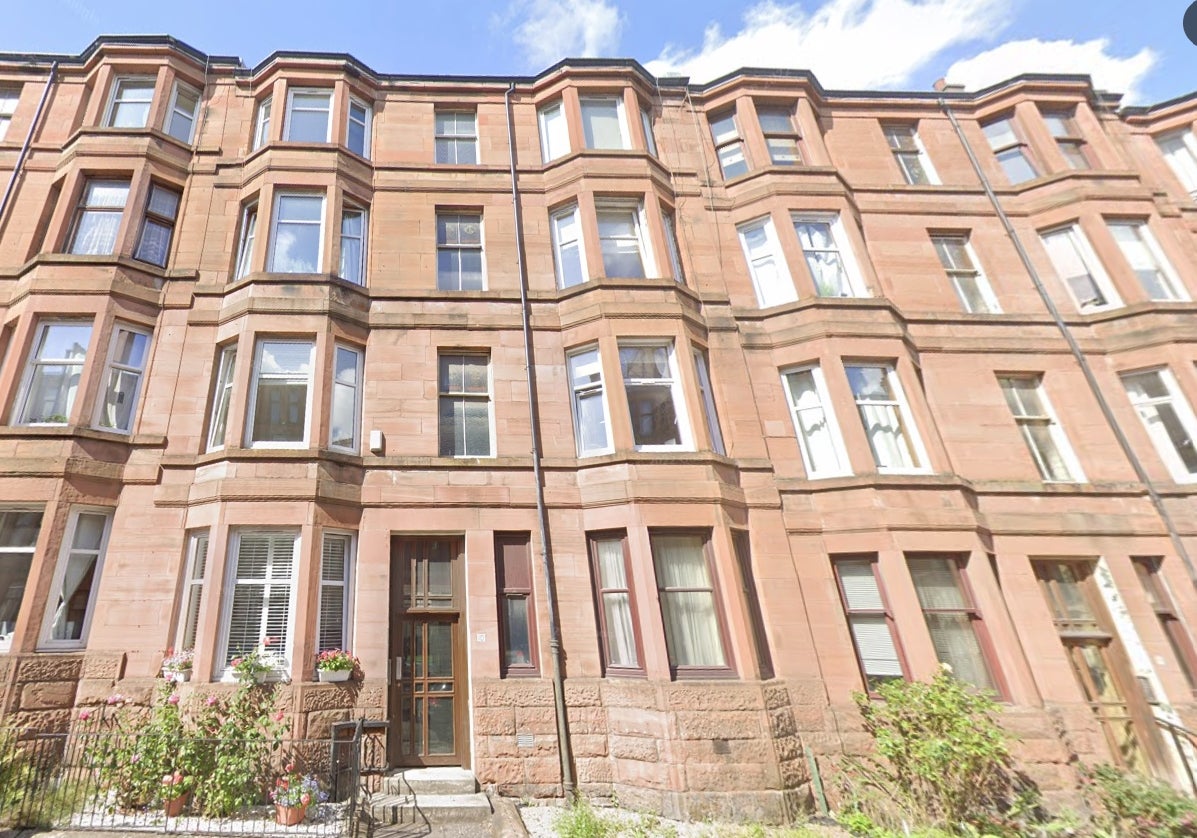 Flat Kildonan Drive in Glasgow