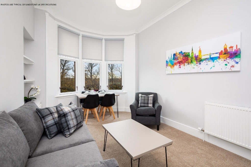 Flat Kildonan Drive in Glasgow