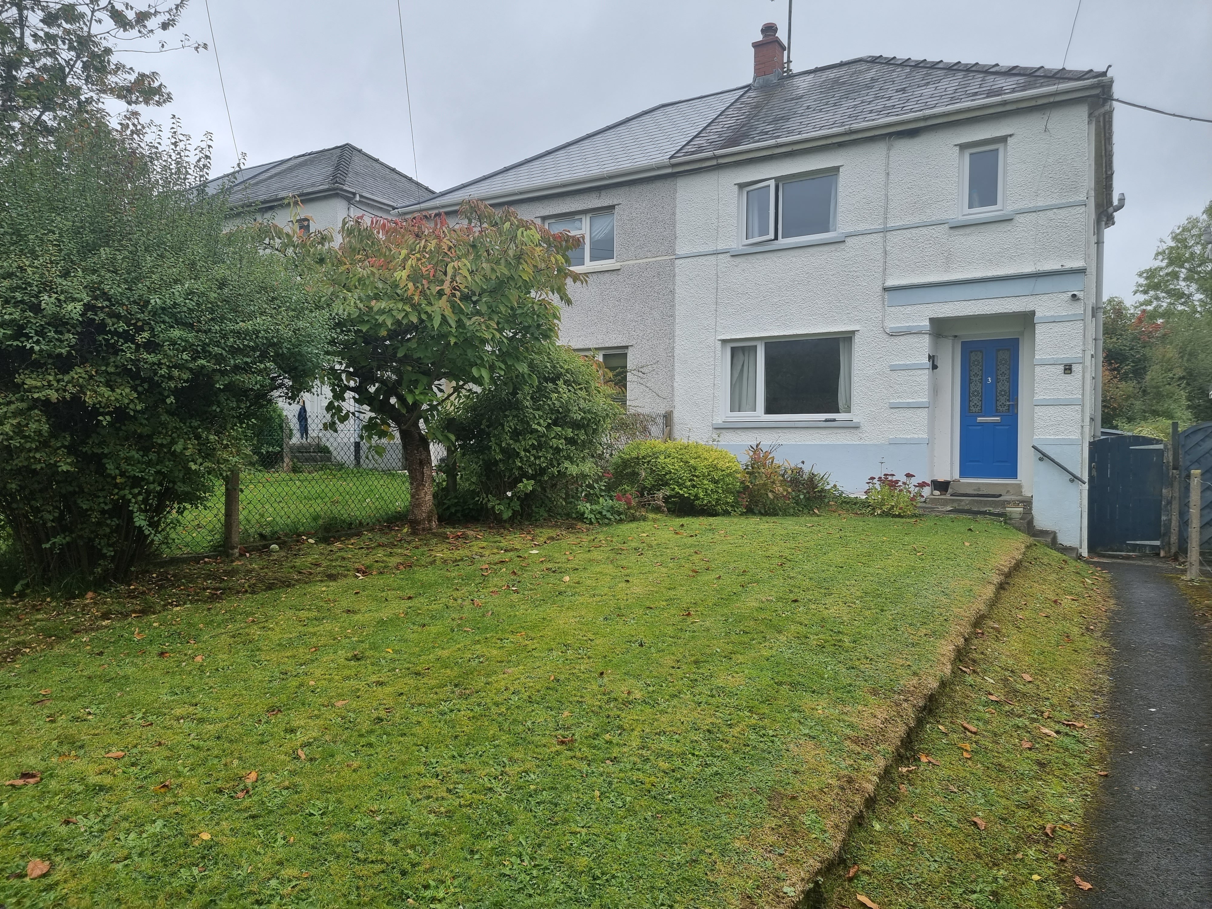 House A483 in Ffairfach
