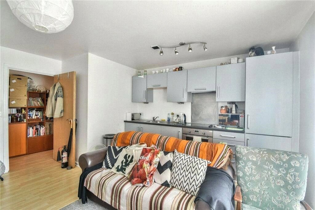 Flat Montmano Drive in Manchester
