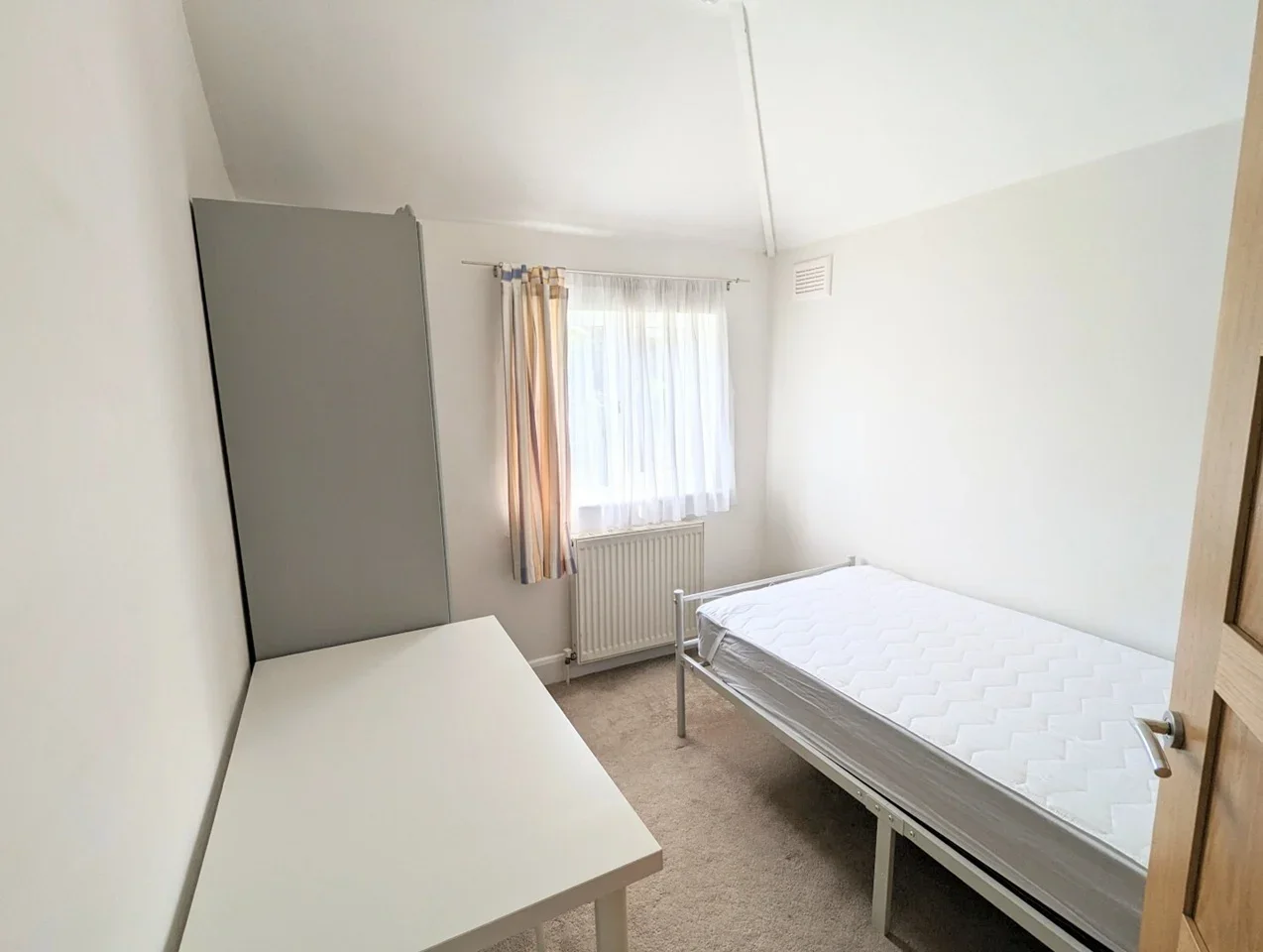Room Farnaby Road in Greater London