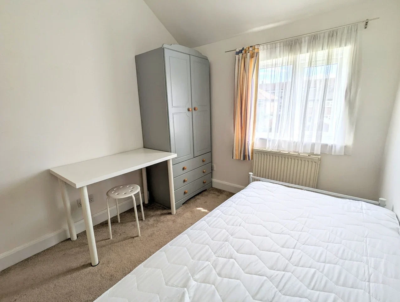 Room Farnaby Road in Greater London