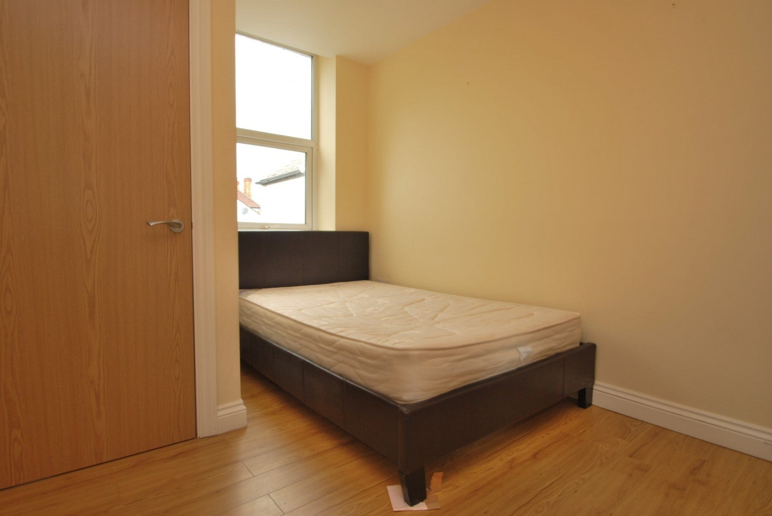 Flat Diana Street in Cardiff