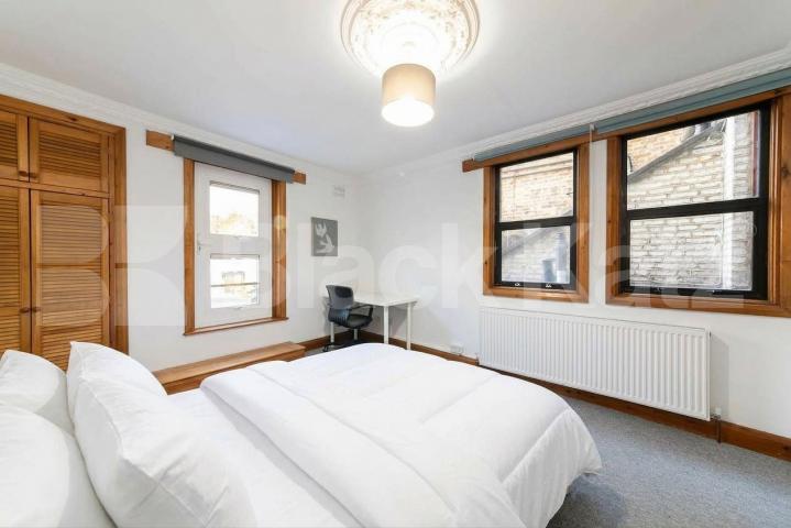 Flat Finchley Road in London