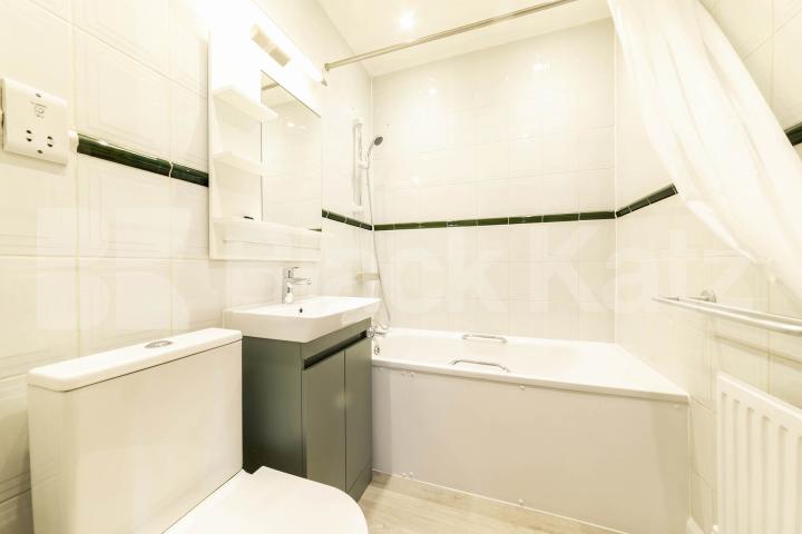 Flat Finchley Road in London