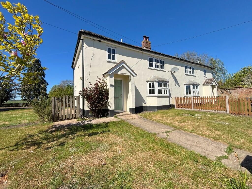 House All Saints Road in Poringland