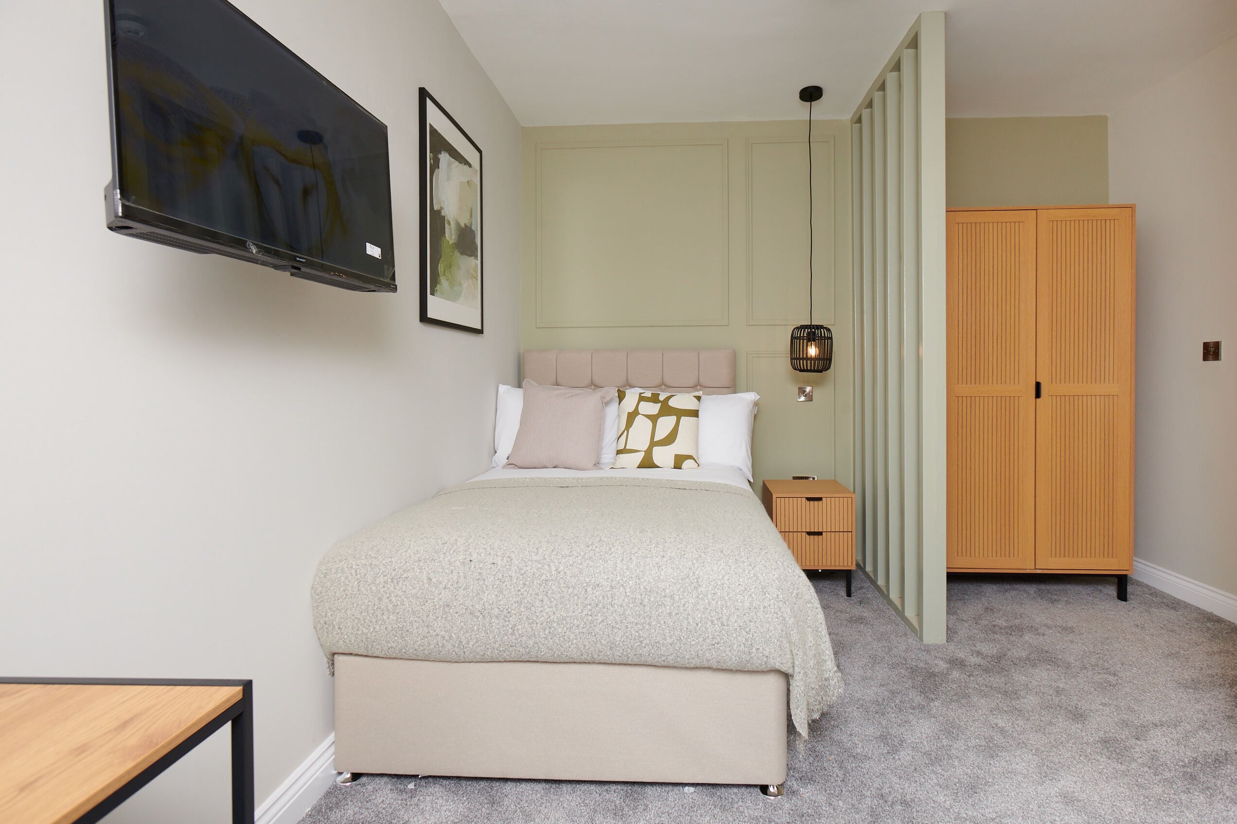 Room Hope Drive in Nottingham