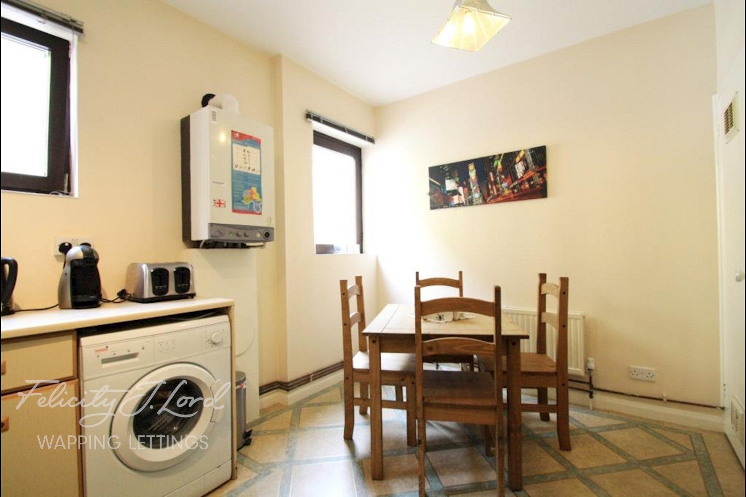 Flat Garnet Street in Greater London