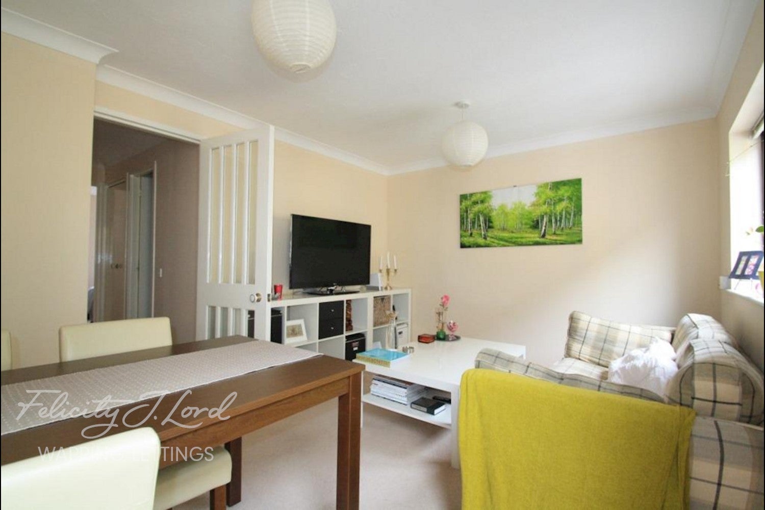 Flat Garnet Street in Greater London