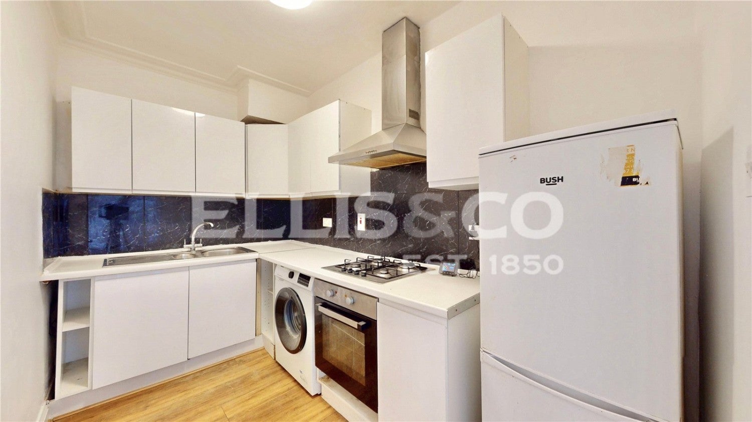 Flat Holland Road in Greater London