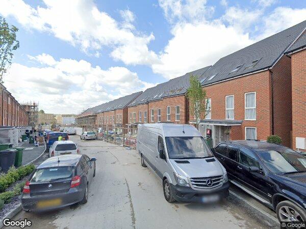 House Burroughs Drive in Dartford