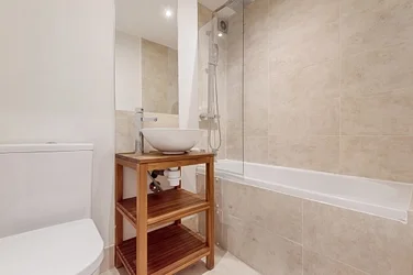 Flat Limpsfield Avenue in Greater London