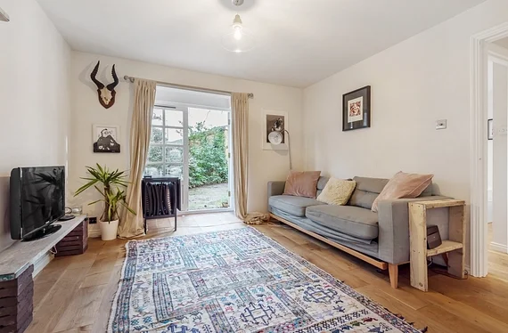 Flat Limpsfield Avenue in Greater London