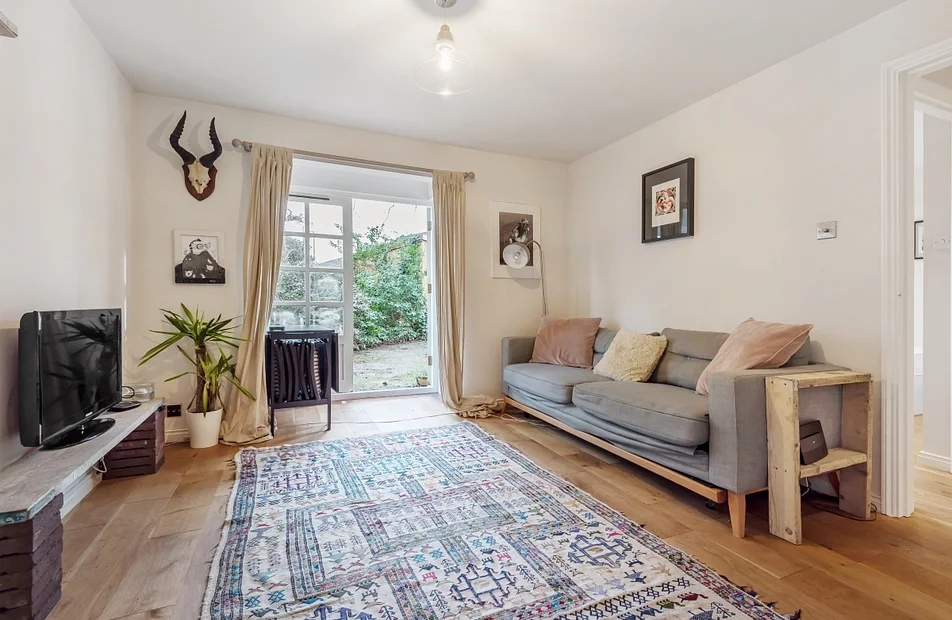 Flat Limpsfield Avenue in Greater London