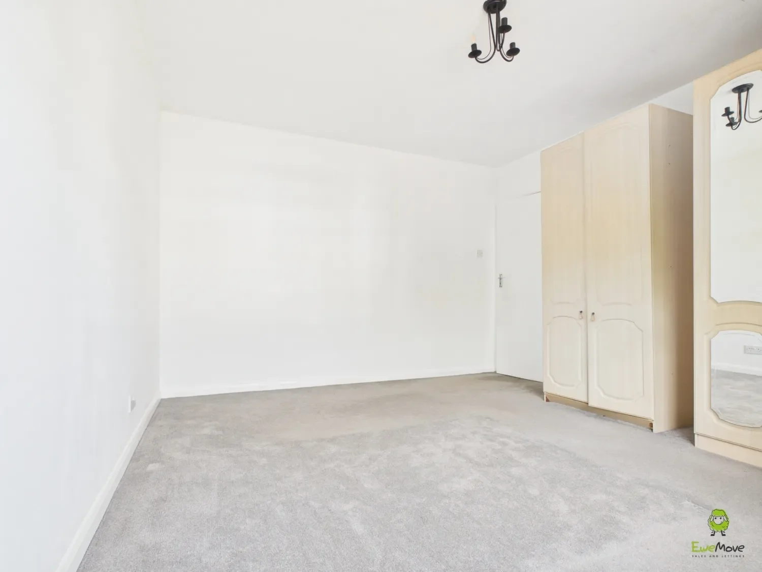 Flat Highview Road in Greater London