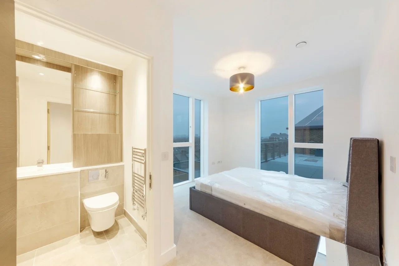 Flat Kings Holt Mews in Greater London