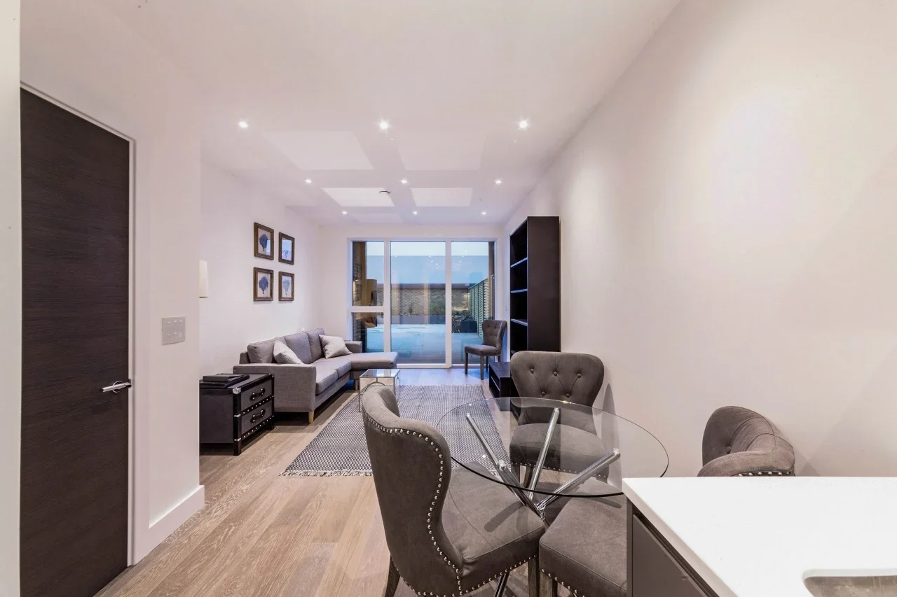 Flat Kings Holt Mews in Greater London