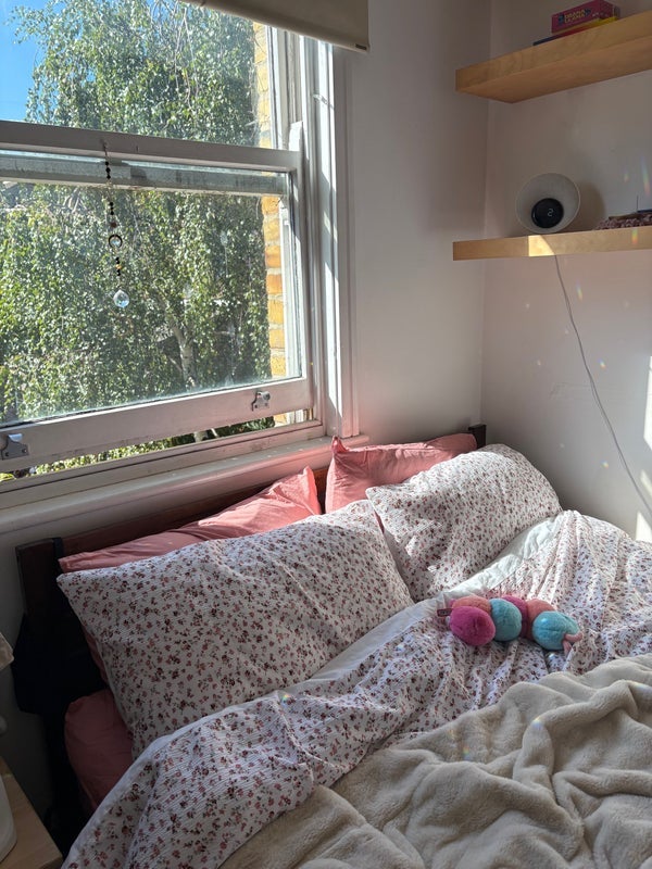 Room Avondale Square in Greater London