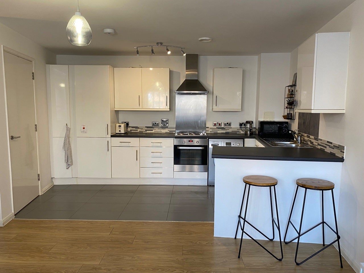 Flat Pear Tree Court in Greater London