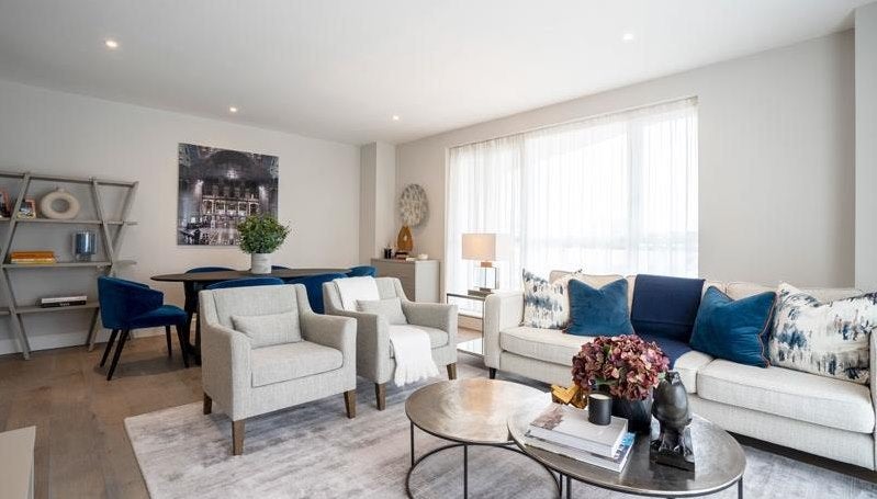 Flat Westferry Circus in Greater London