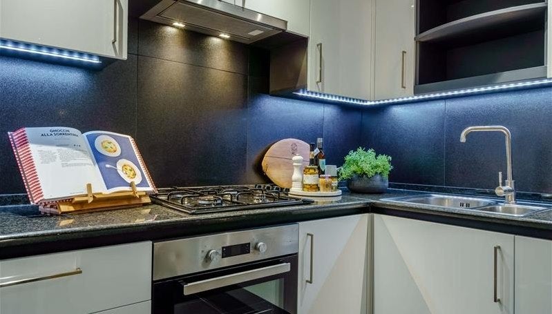 Flat Westferry Circus in Greater London