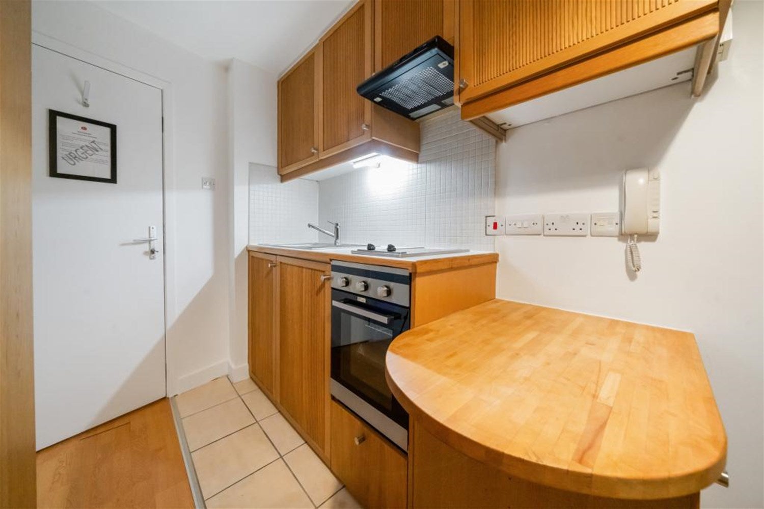 Flat Cartwright Gardens in Greater London