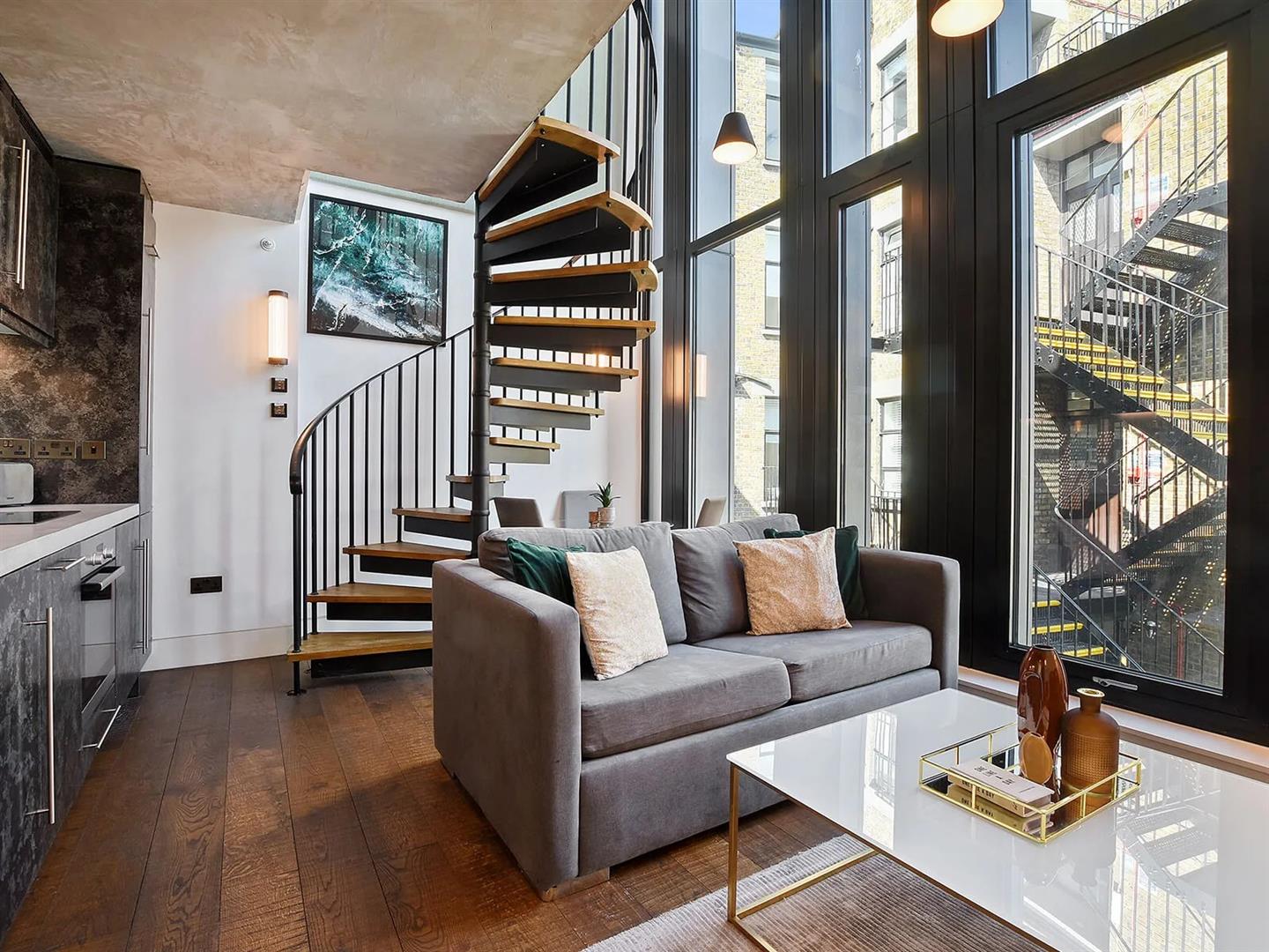 Flat Bourchier Street in London