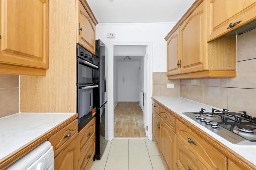 Flat Holder Close in Greater London