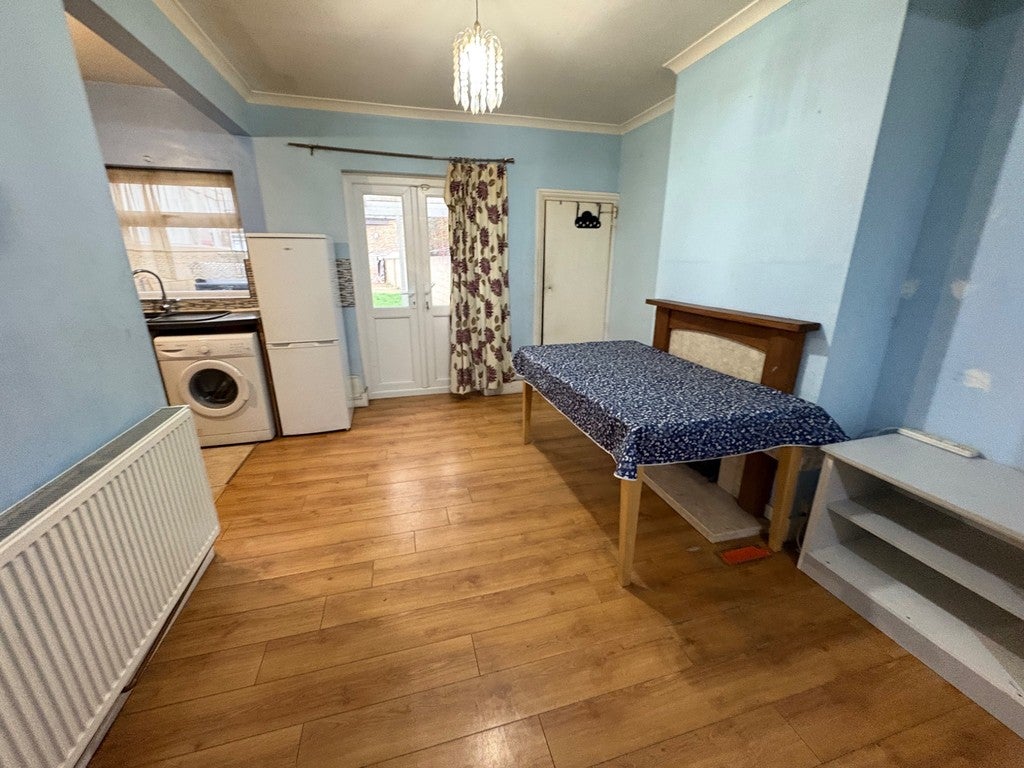 House Golden Crescent in Greater London
