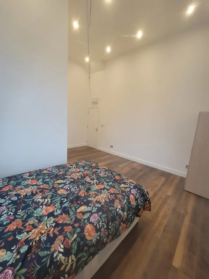 Room Beethoven Street in City of Westminster