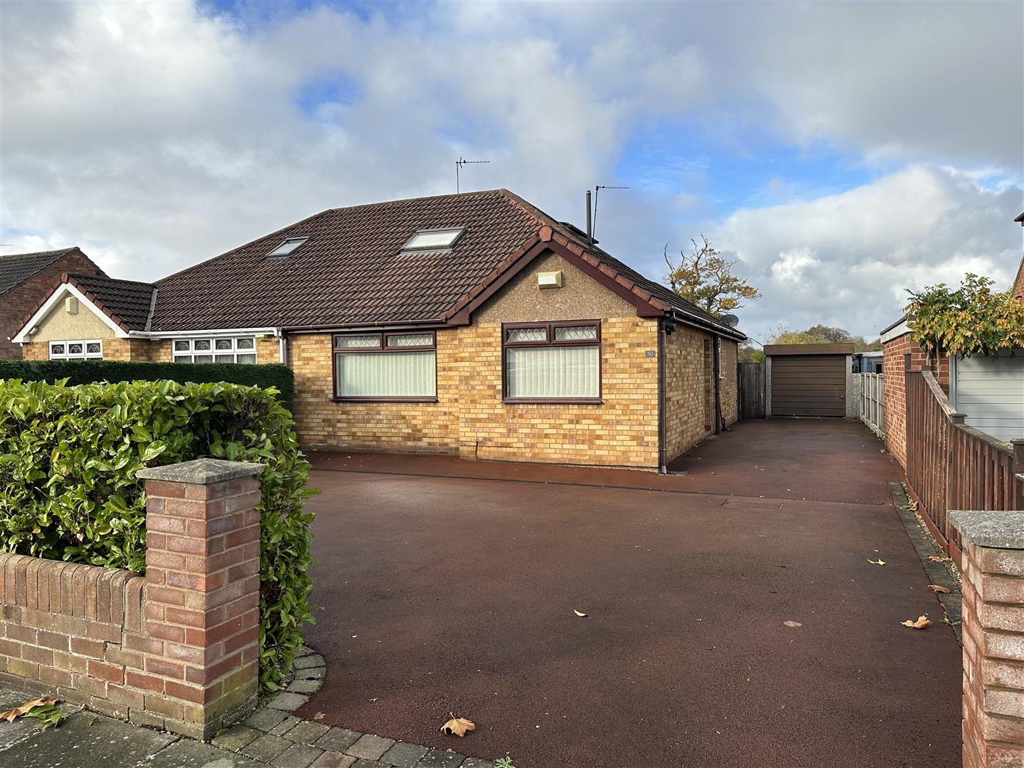 House Oxford Drive in Thornton Hough