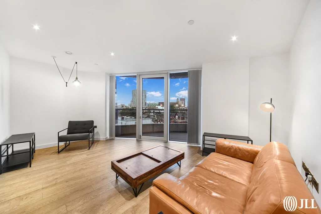Flat Cambridge Road in Greater London