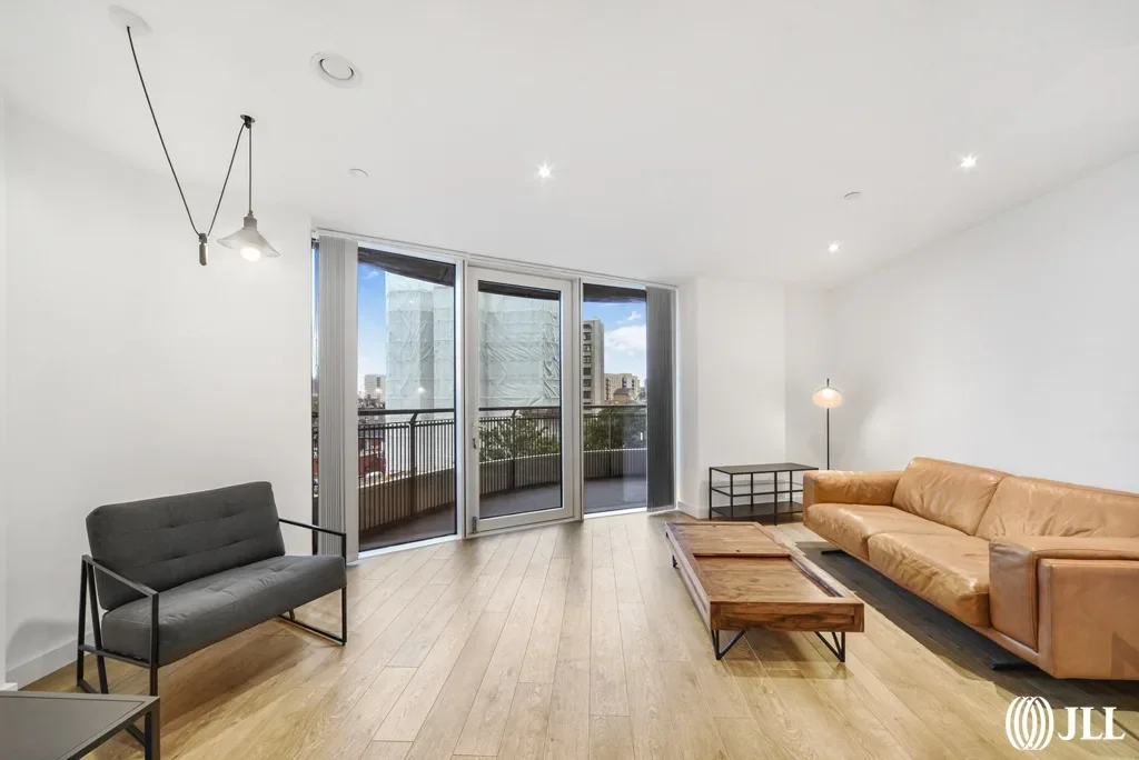 Flat Cambridge Road in Greater London