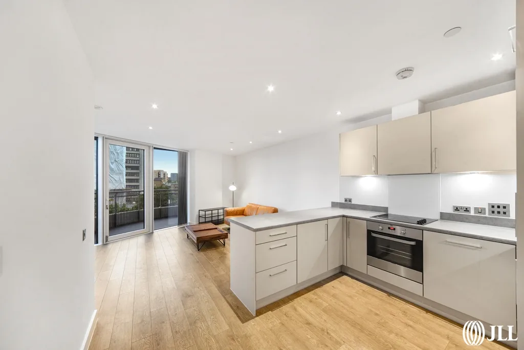 Flat Cambridge Road in Greater London