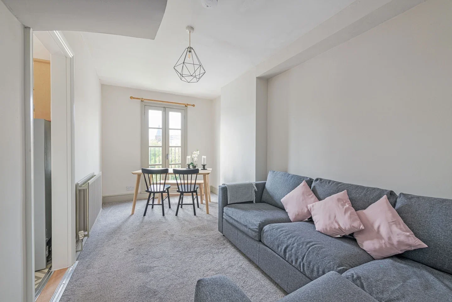 Flat Nealden Street in Greater London