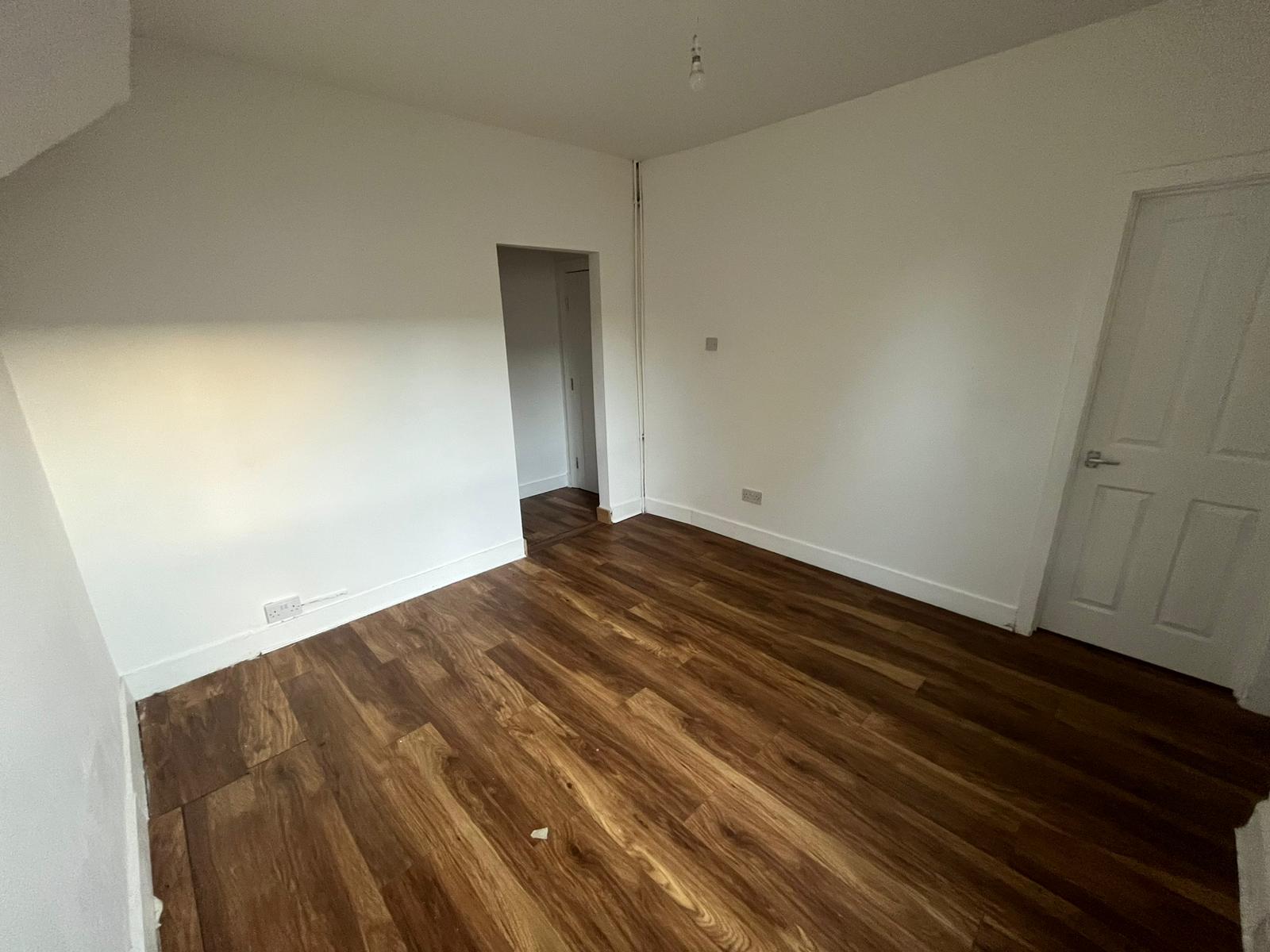 Flat Hollybush Street in Greater London