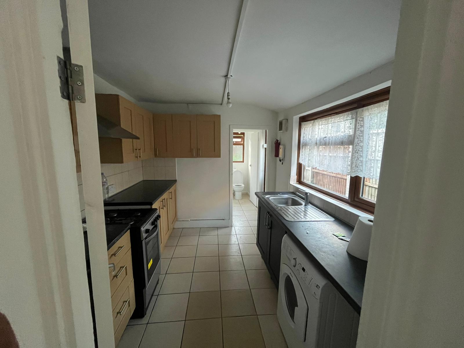 Flat Hollybush Street in Greater London