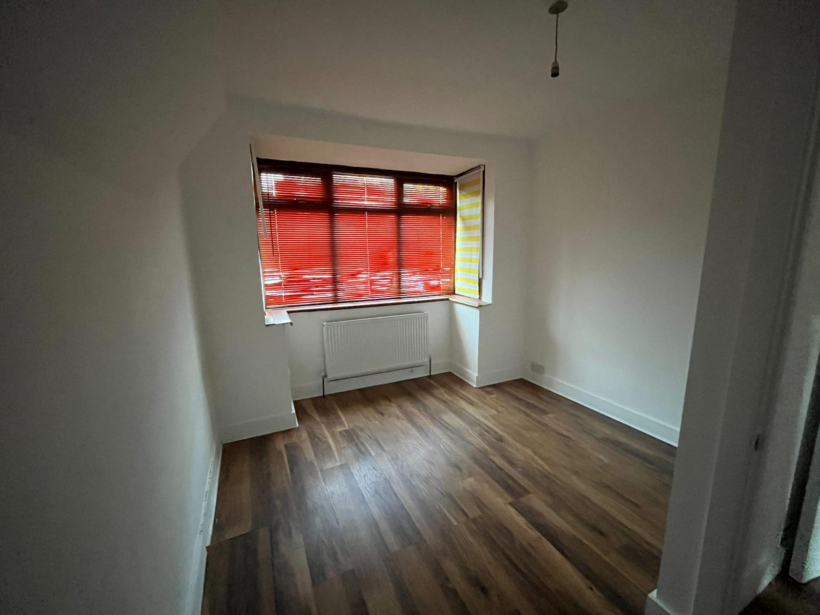 Flat Hollybush Street in Greater London