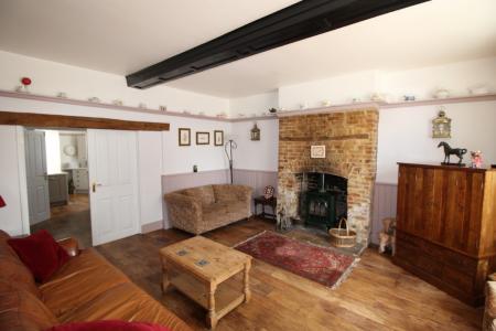 Room High Street in Huntingdonshire
