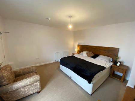 Room High Street in Huntingdonshire