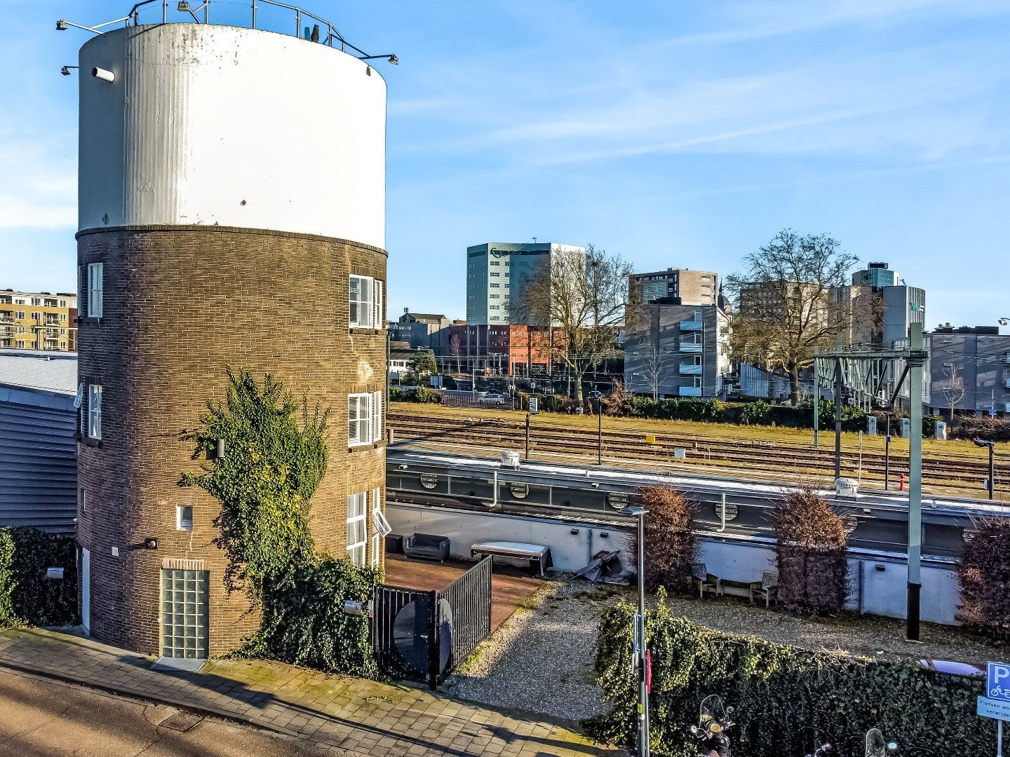 Stationsplein 8 in Roermond