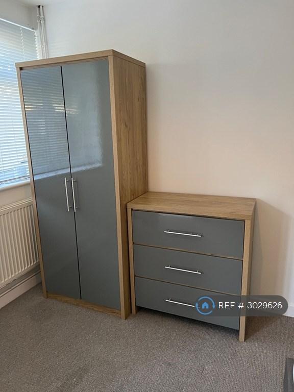 Room Exeter Close in Stevenage